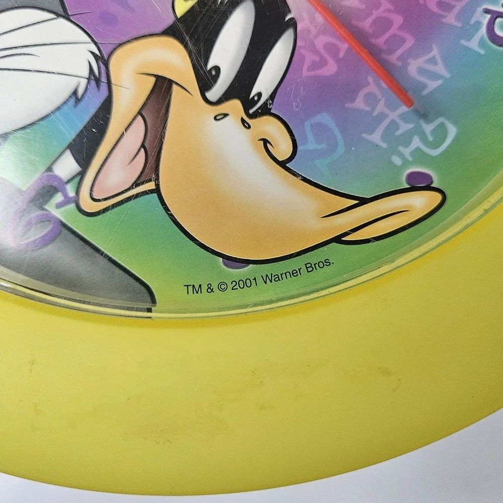 Vintage 2001 Looney Tunes Wall Clock Yellow Works Sylvester Bugs Daffy Duck 10in
